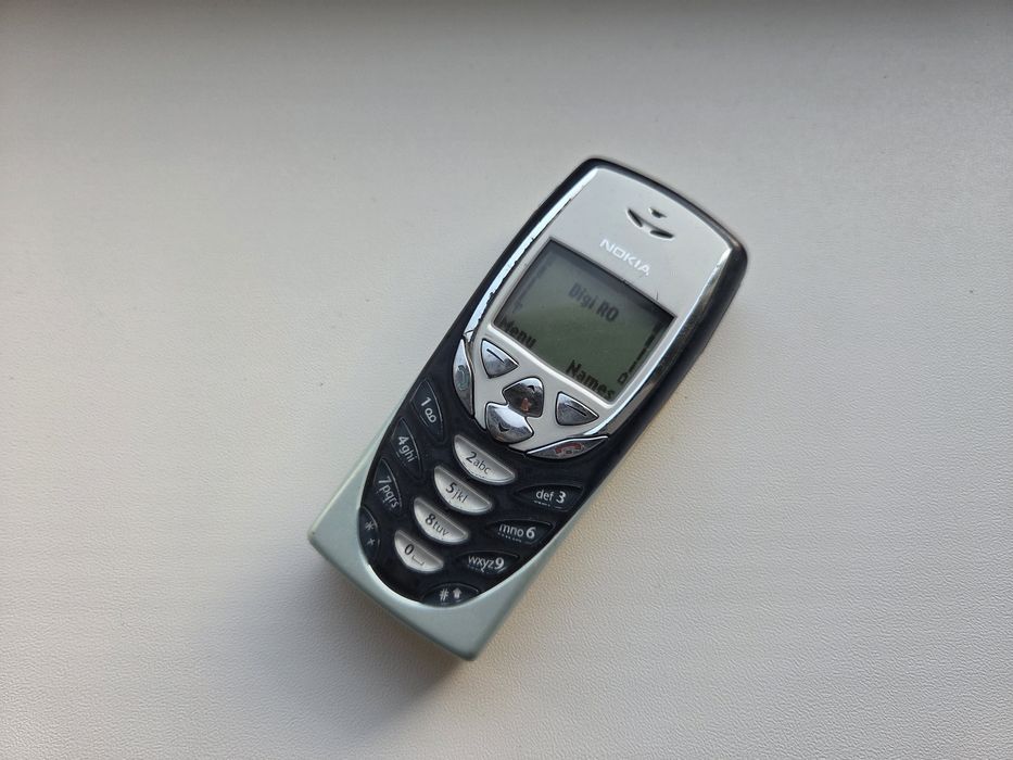 Nokia 8310 - telefon de colectie