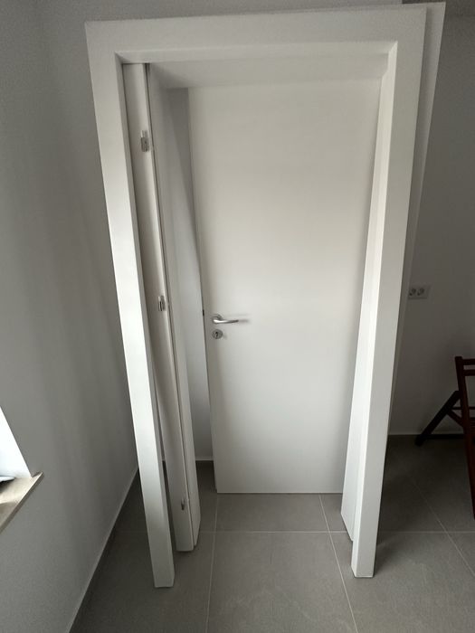 Ușă de interior albă completă Porta