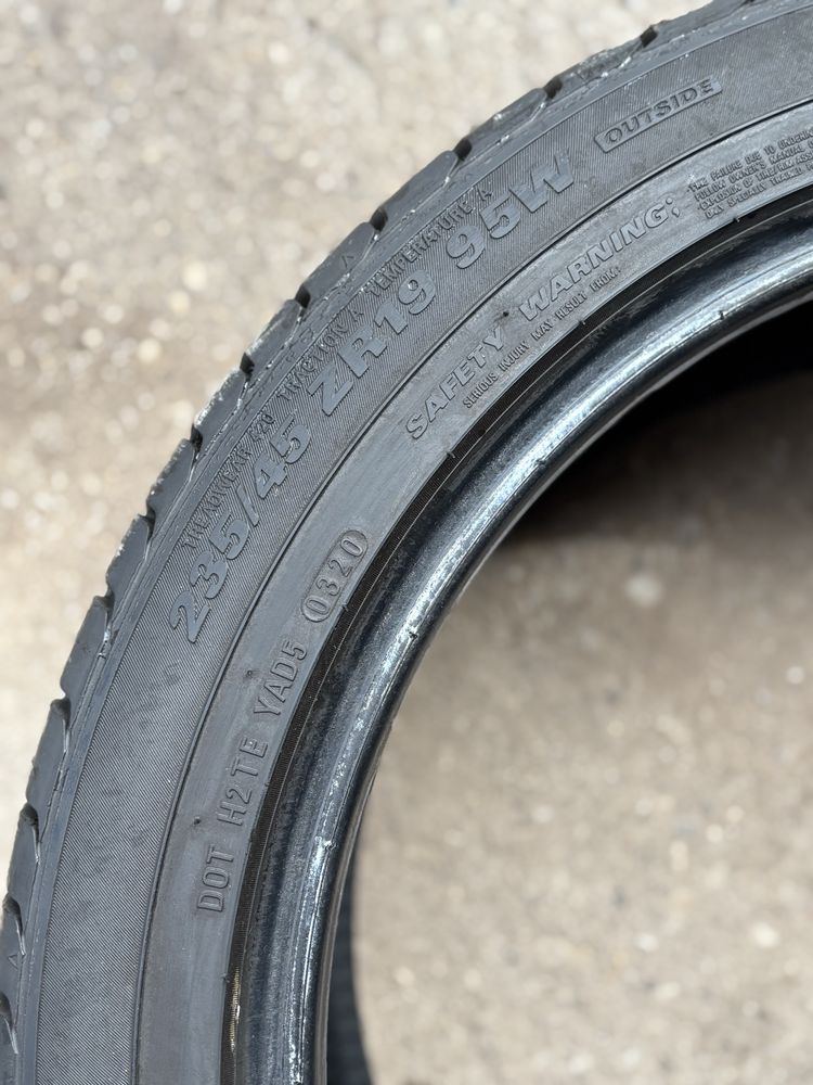 235/45/19 GoodYear 2 бр Kumho 2 бр