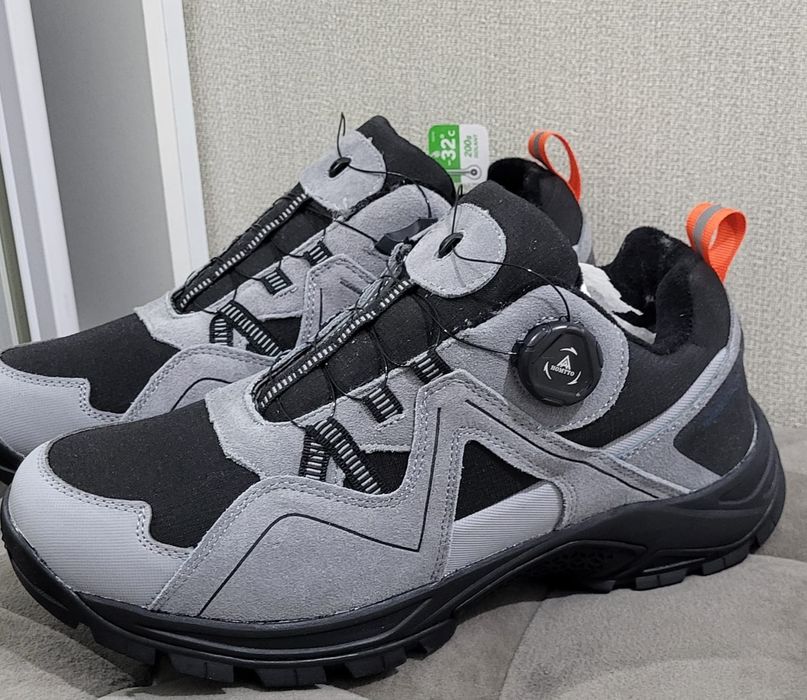 Продам новую зимную обувь