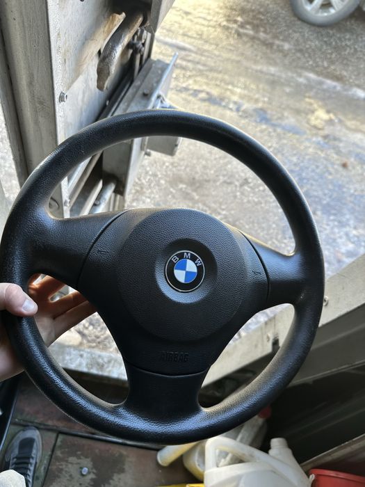 Продам руль от BMW 118.