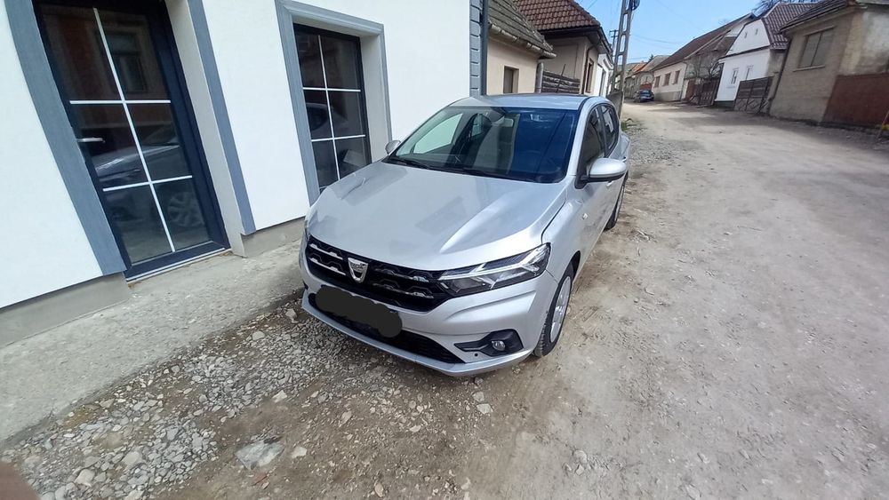Dacia sandero,usor avariat,lovit,5000 km