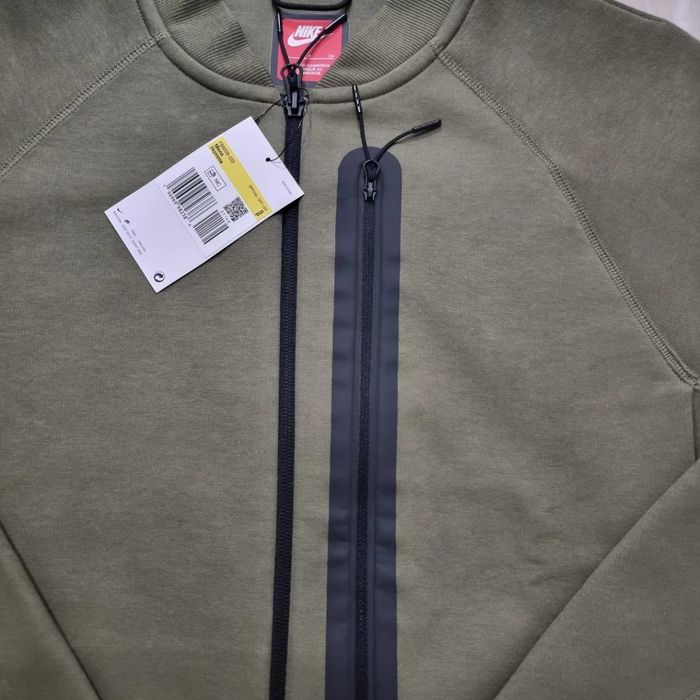 Hanorac Nike Tech nou, original, marimea S