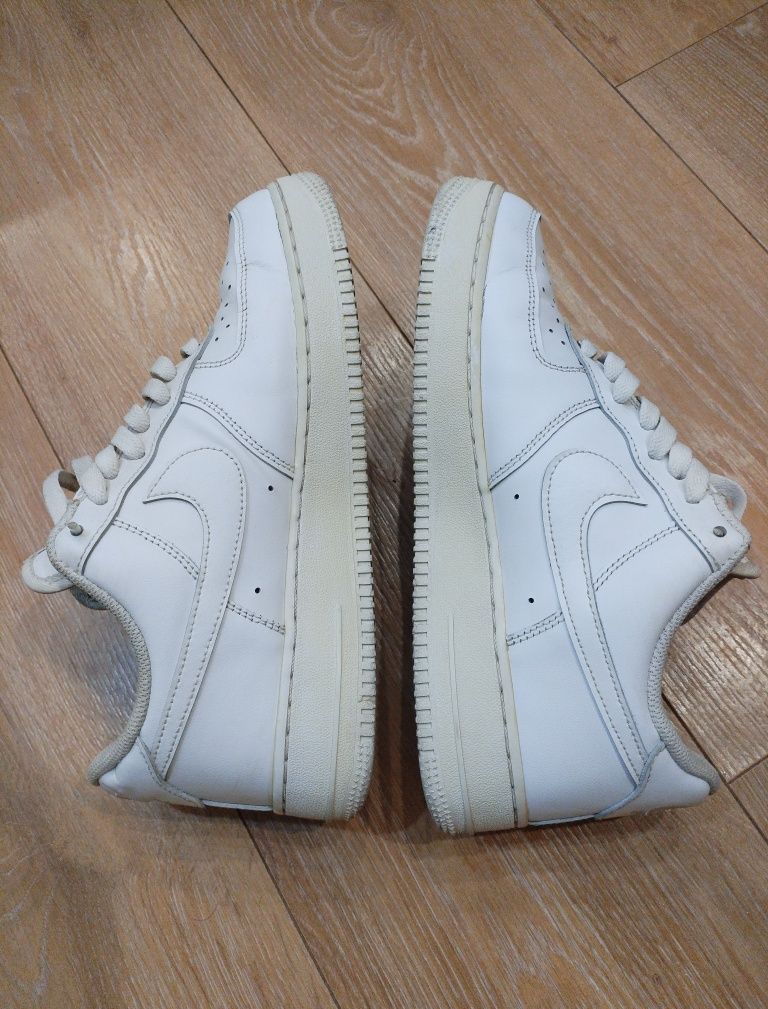 Nike air force triple white маратонки  оригинален