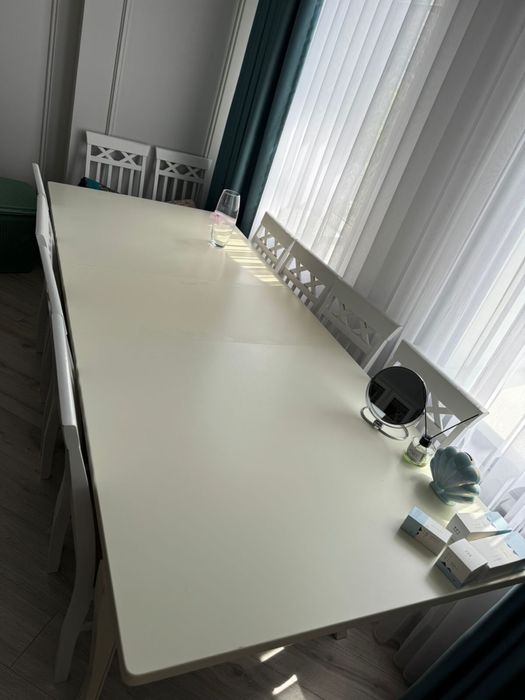 Продам стол со стульями в гостиную