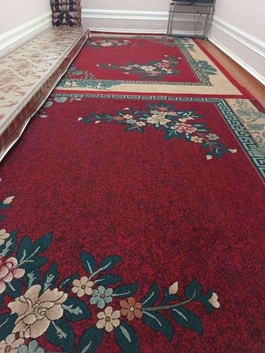 Арзон нархда Гилам сотилади.