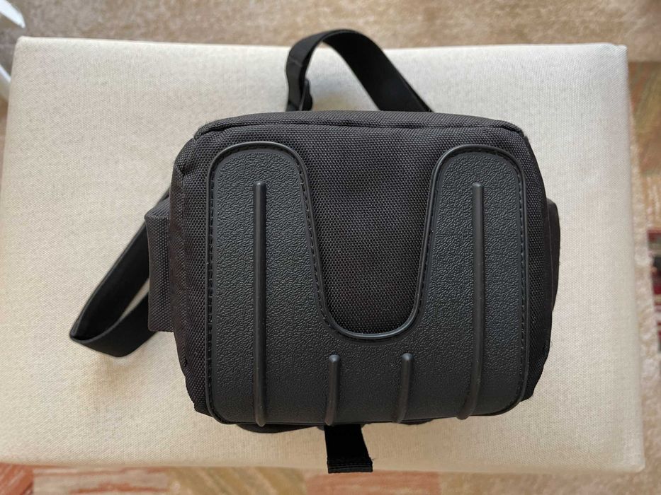 Чанта за фотоапарат Lowepro Adventura SH 120 II Черна