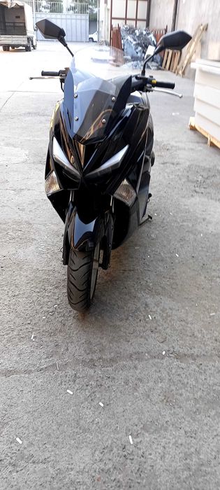 Продаю скутер N-Max в хорошем состоянии