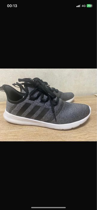 Продам кроссовки новые почти