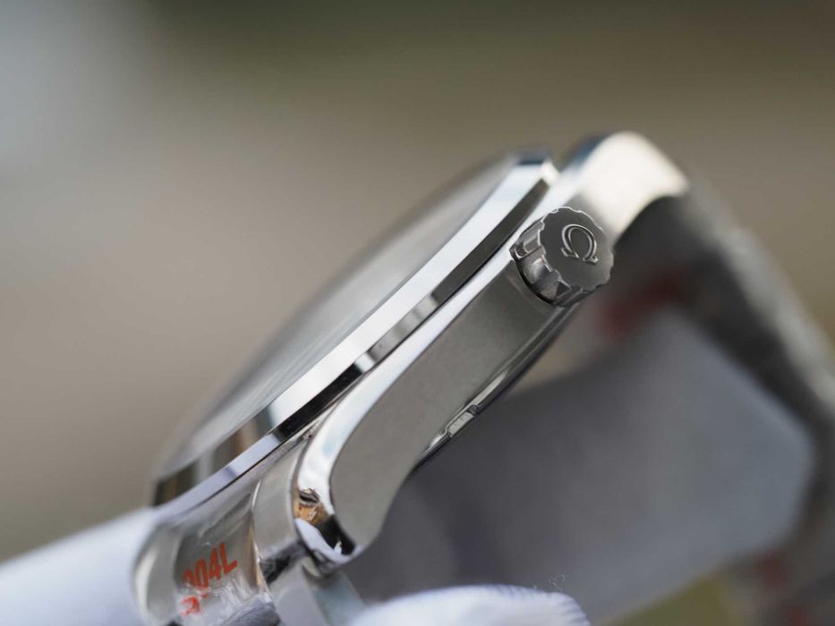 Omega Aqua Terra с японски механизъм