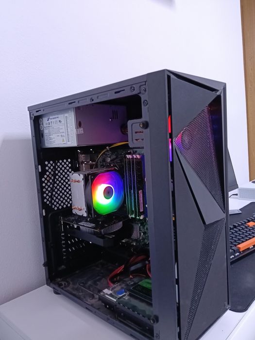 PC gaming 1500lei ușor neg, nu ofer transport
