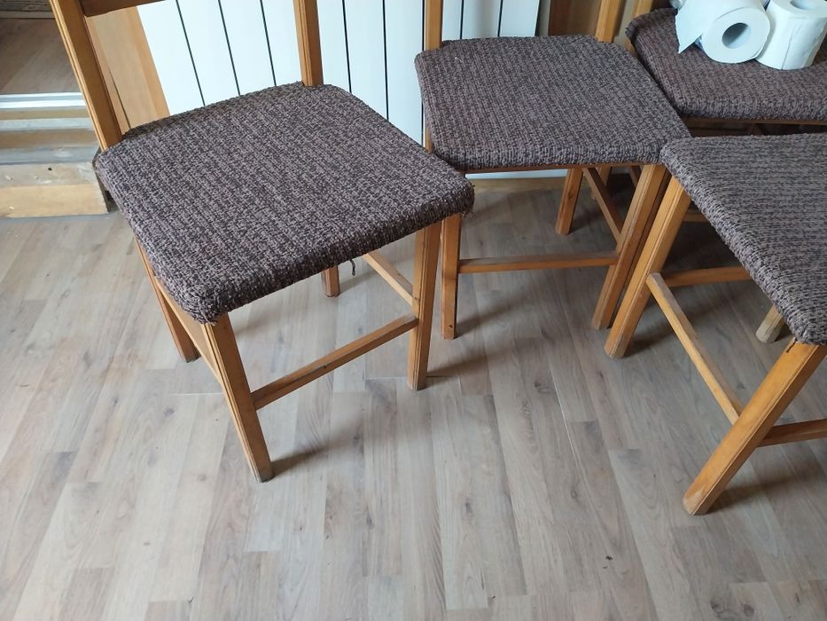 Scaune tapițate  din lemn de fag fiert