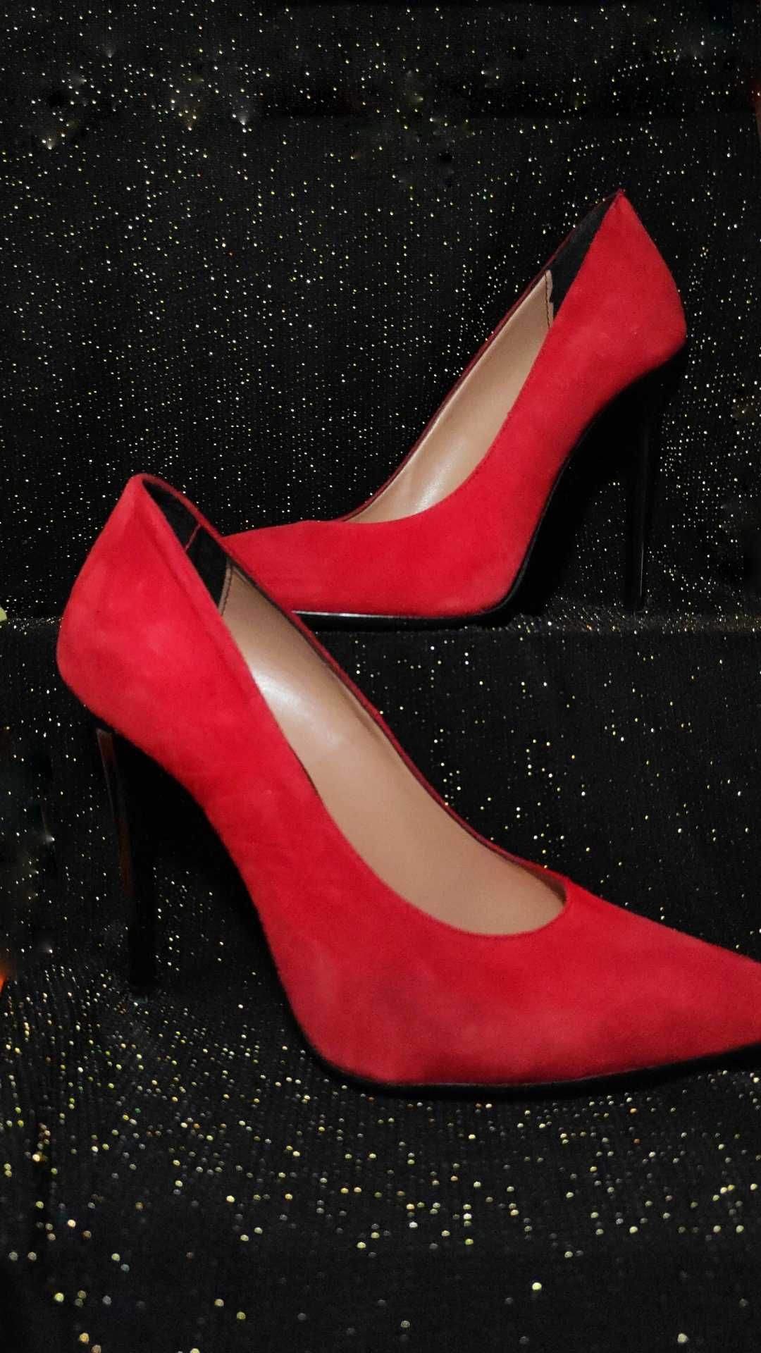 Дамски червени обувки от велур