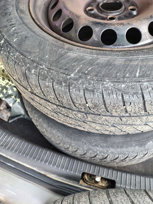 Jante tablă cu cauciucuri de iarna