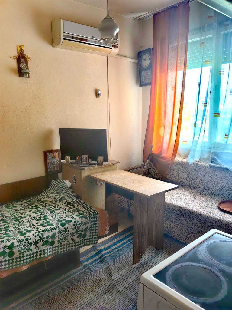 Продава се Двустаен апартамент в Стара Загора, Център - 63 кв.м за 1104 €/кв.м - Снимка #4