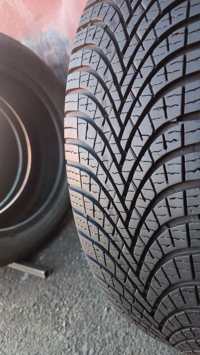 2бр. всесезонни гуми 175/65/14 Debica Navigator
dot21
6.4mm
Добро съст