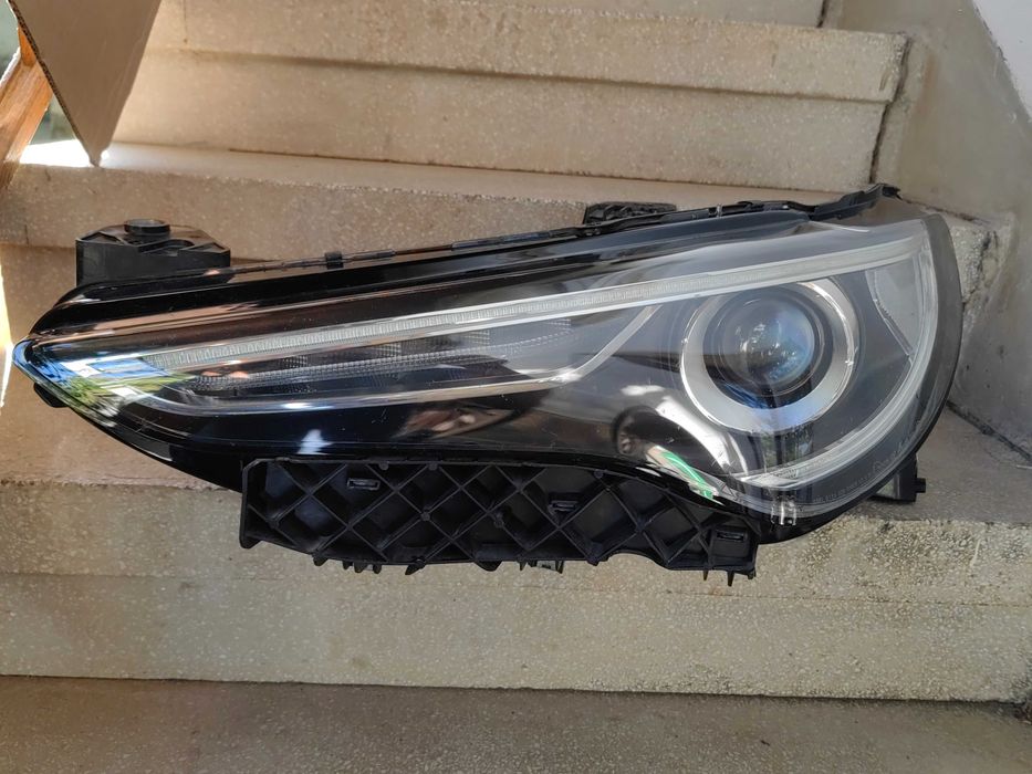 Фар Alfa Romeo Stelvio Bi-Xenon LED ляв Фар Stelvio Оригинален