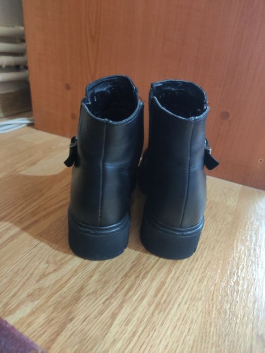 De vânzare cizmulițe de damă piele naturala