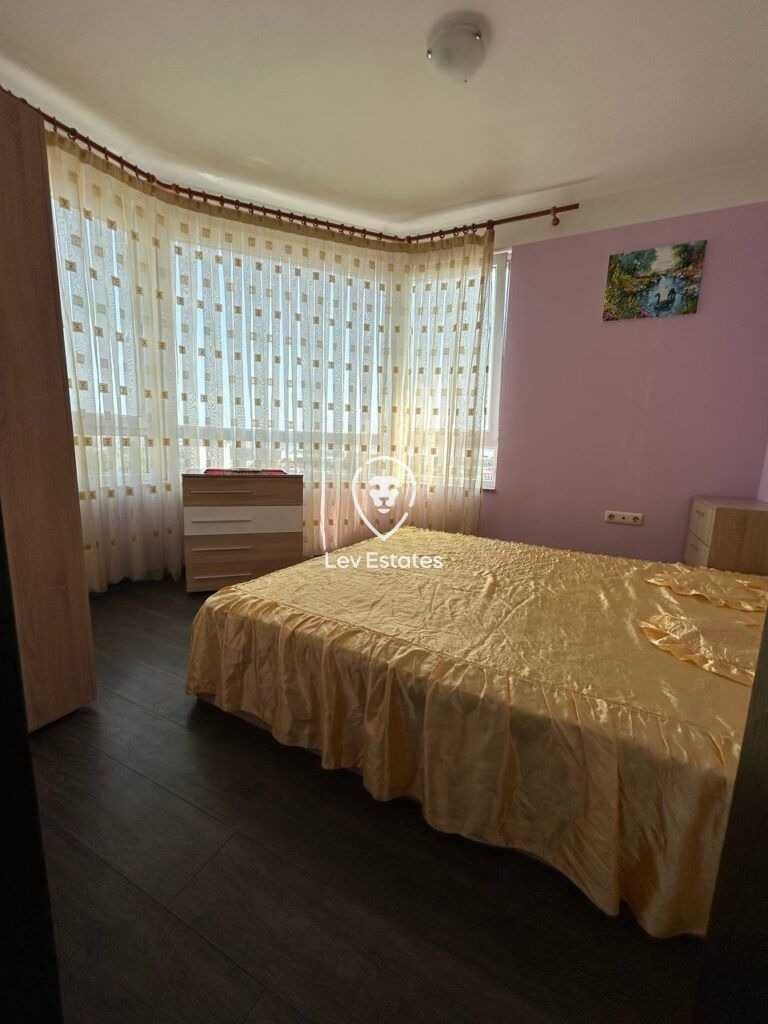 Двустаен апартамент без такса поддръжка в комплекс Славейков, Бургас