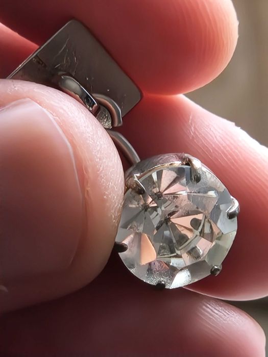 Butoni eleganți pentru cămașă – damă