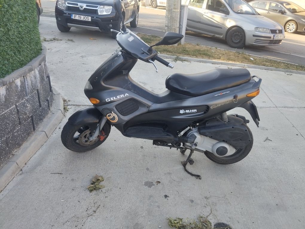 Scuter 125 gilera runner