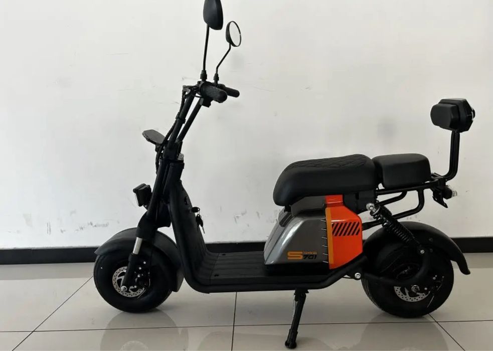 Scuter electric mini pt copii