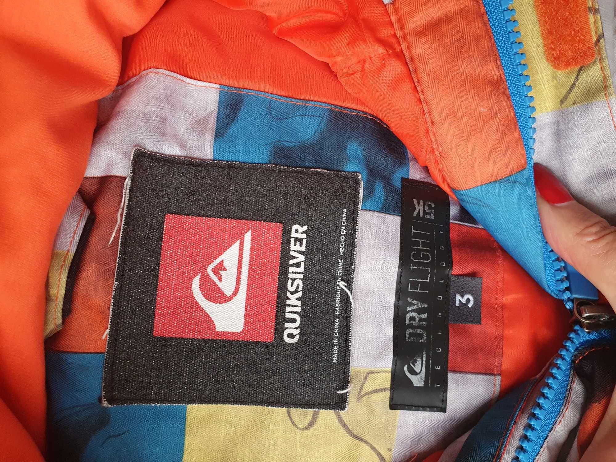 Пълен детски ски комплект Quiksilver яке,гащеризони2бр, полари 3бр, 3г