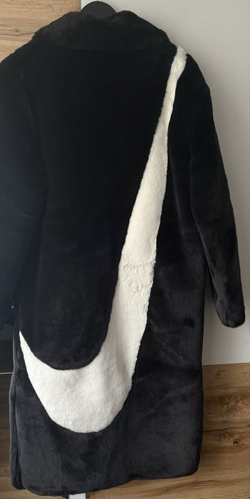 Меко палто Nike с цип