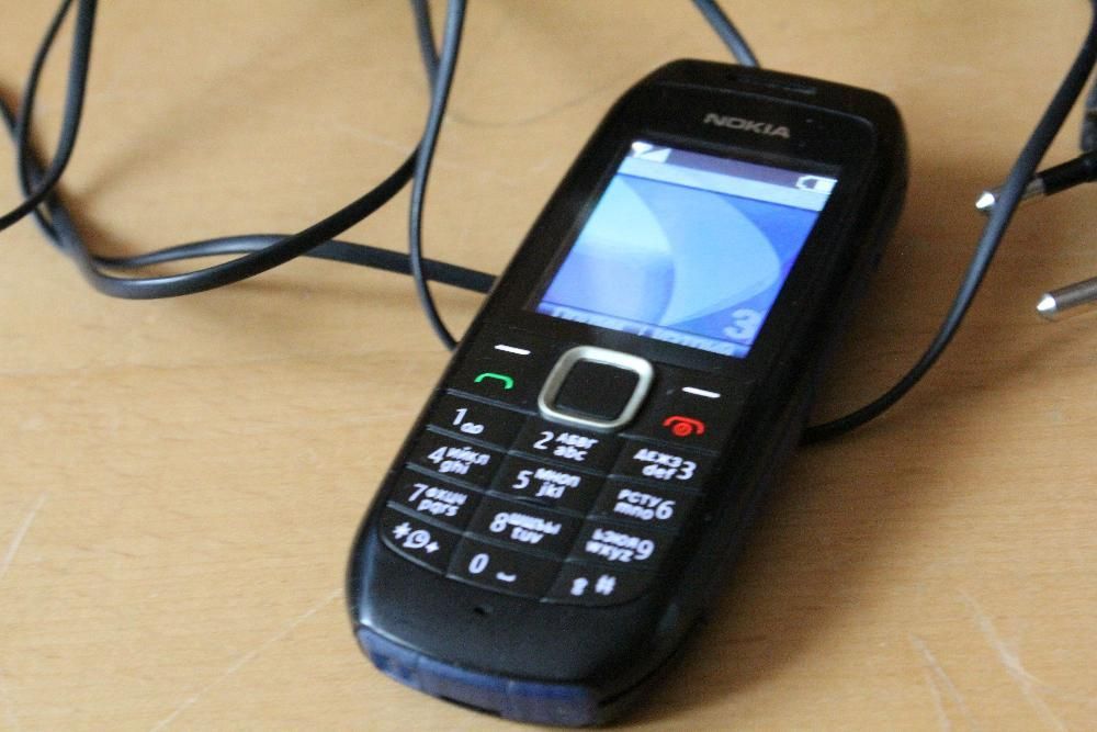 Nokia 1616 с фенерче и радио