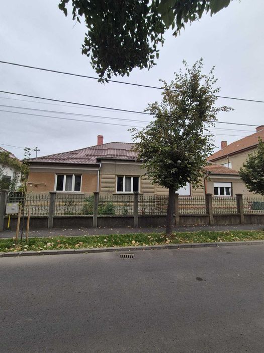**Doua case alaturate Titulescu - ANA IPATESCU 23/25 11 ari**