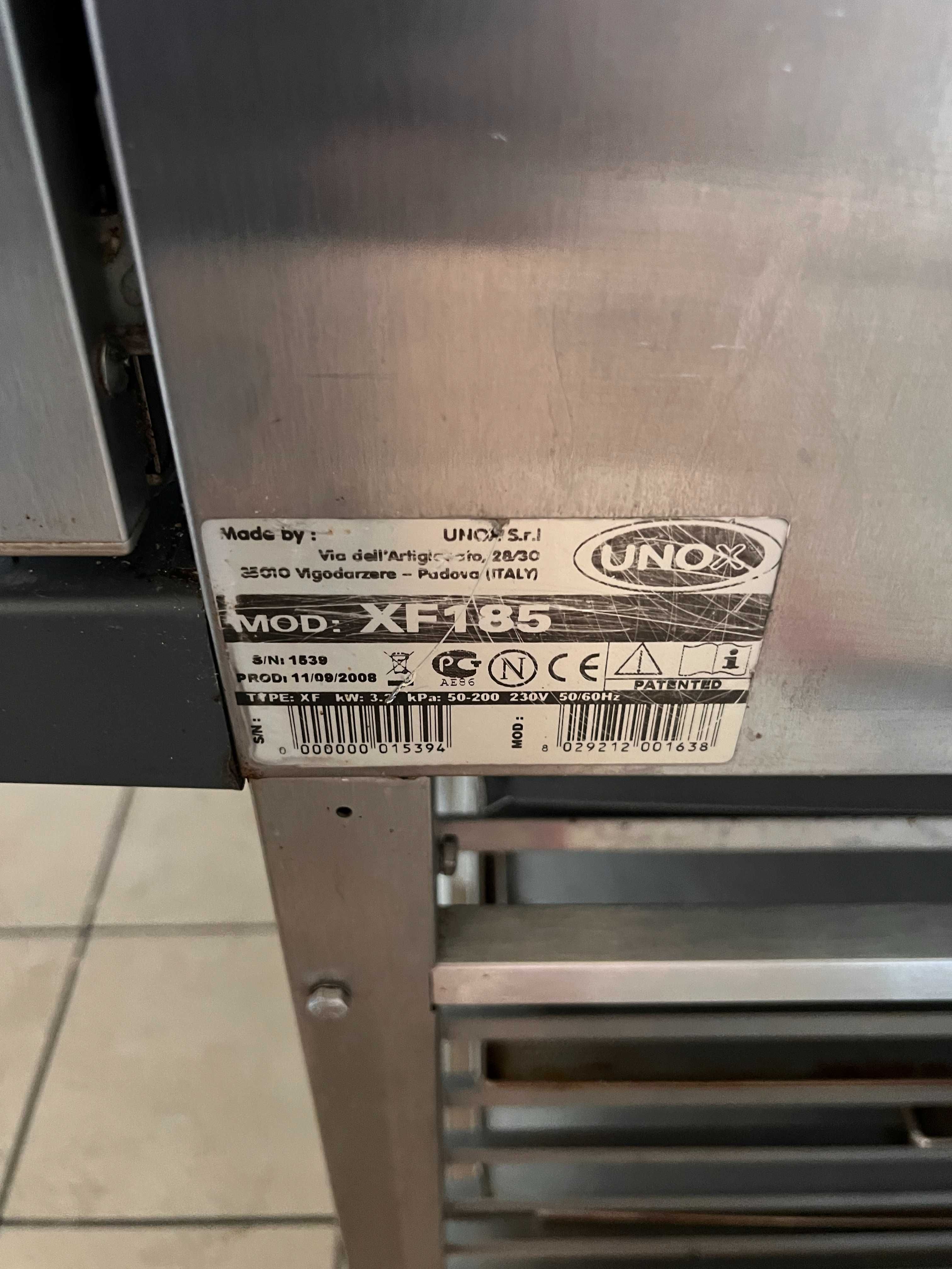 Cuptor patiserie UNOX XF185 3 tavi 60x40, electric + Suport tavi INOX