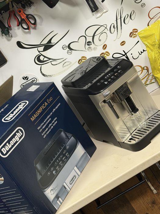 Кафемашина кафе автомат delonghi magnifica evo с гаранция