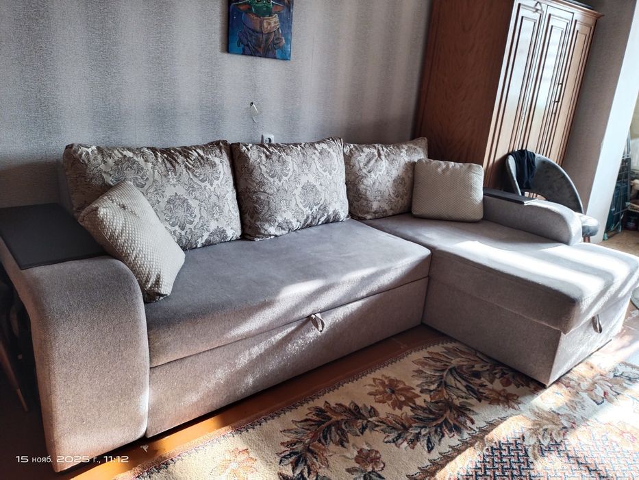 Продам угловой диван.
