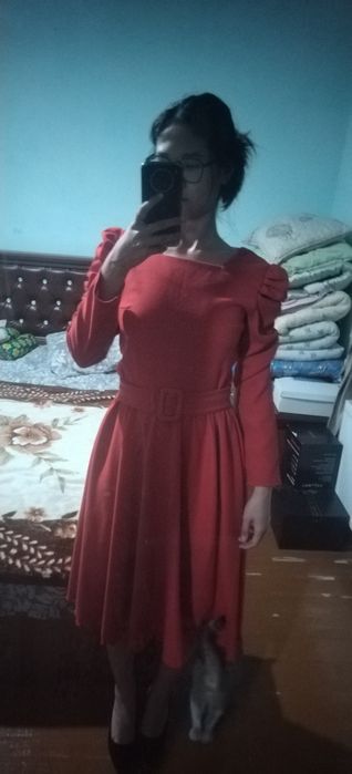 Красное платье, плотное