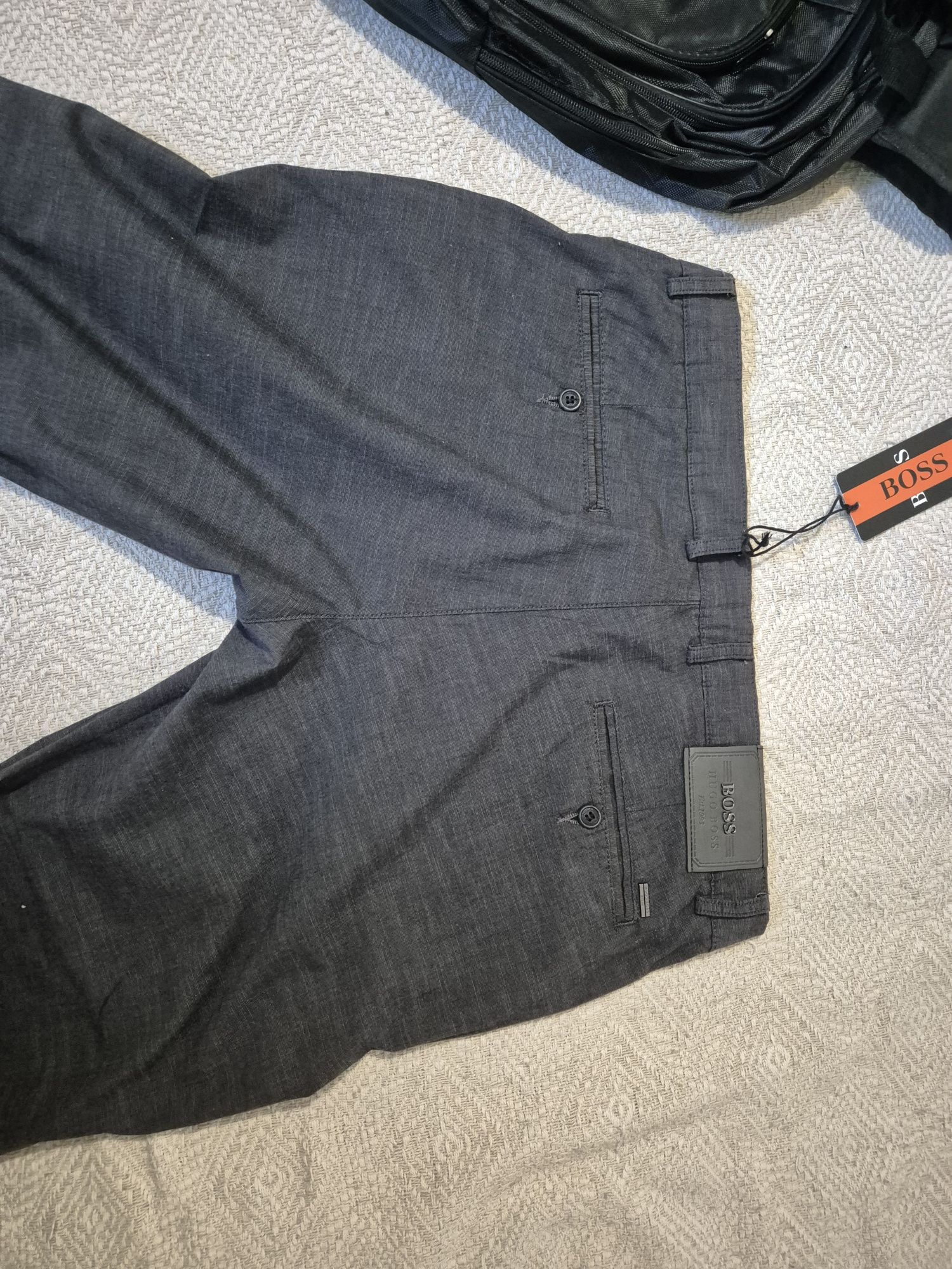 Pantaloni barbatesti Hugo Boss