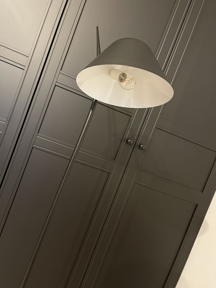 Lampadar negru din metal 152 cm Aurelia Kave Home