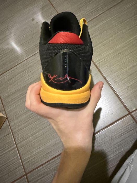 Nike kobe x bruce lee