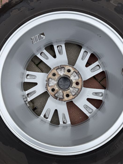 Jante de aluminiu originale VW Passat B8 R16 cu cauciucuri de iarna