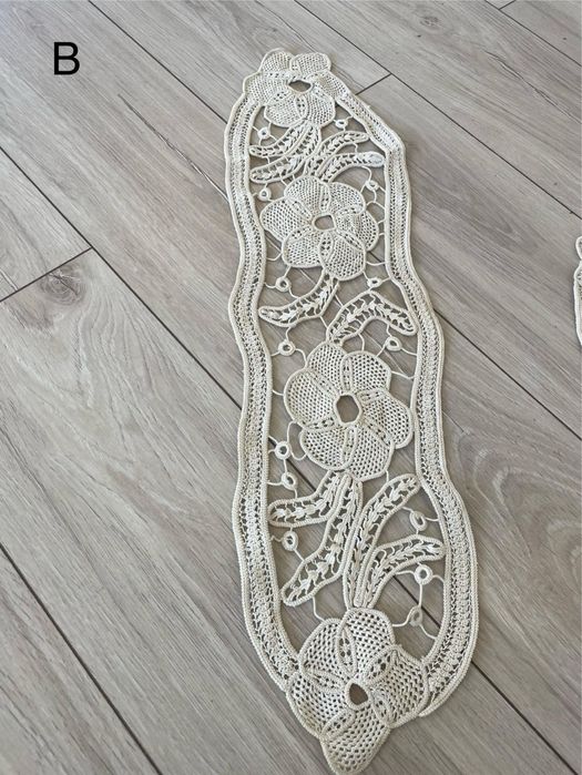 Față de masă cusuta manual, stergar si macrameuri cusute manual