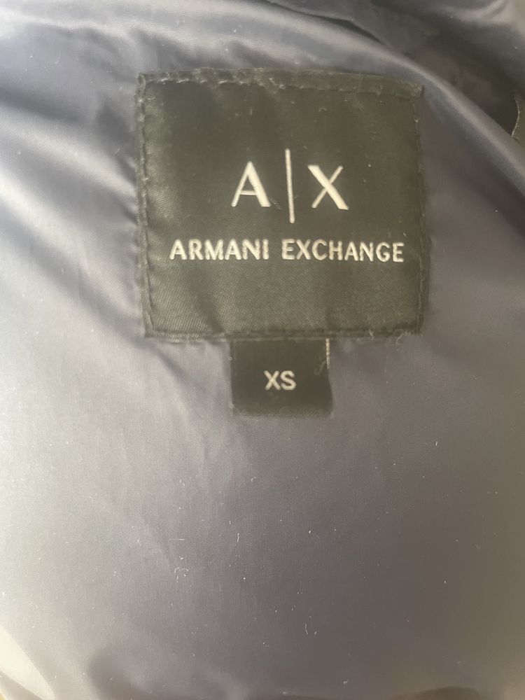 Пуховик Armani Exchange размер xs