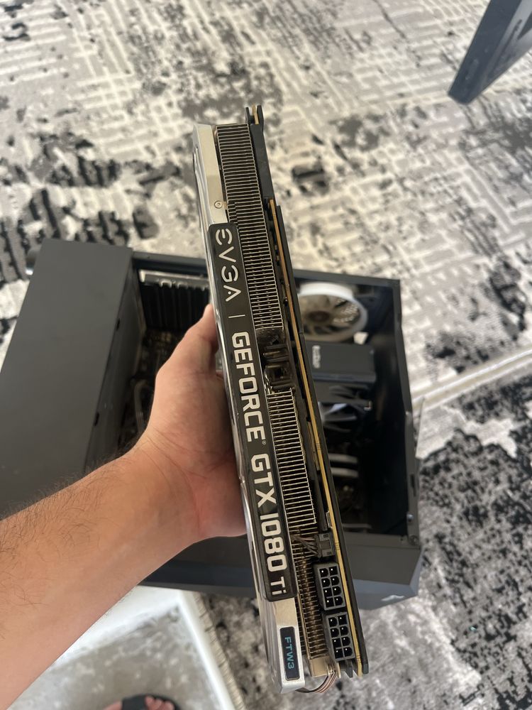 Gtx 1080 ti Videocarta sotiladi