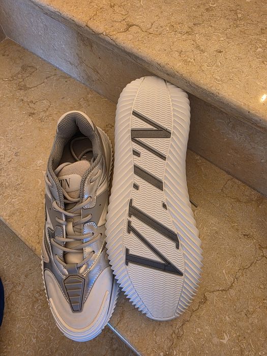Valentino Garavani wade runner