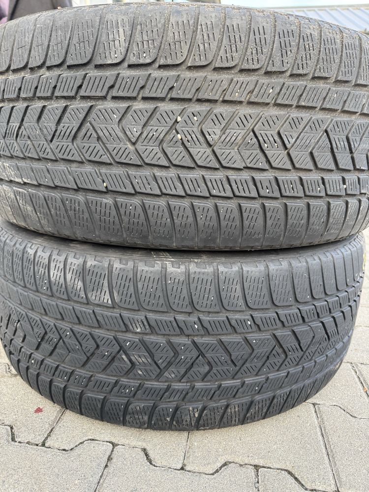 2 бр Зимни гуми Pirelli 285/40/22 DOT3422
