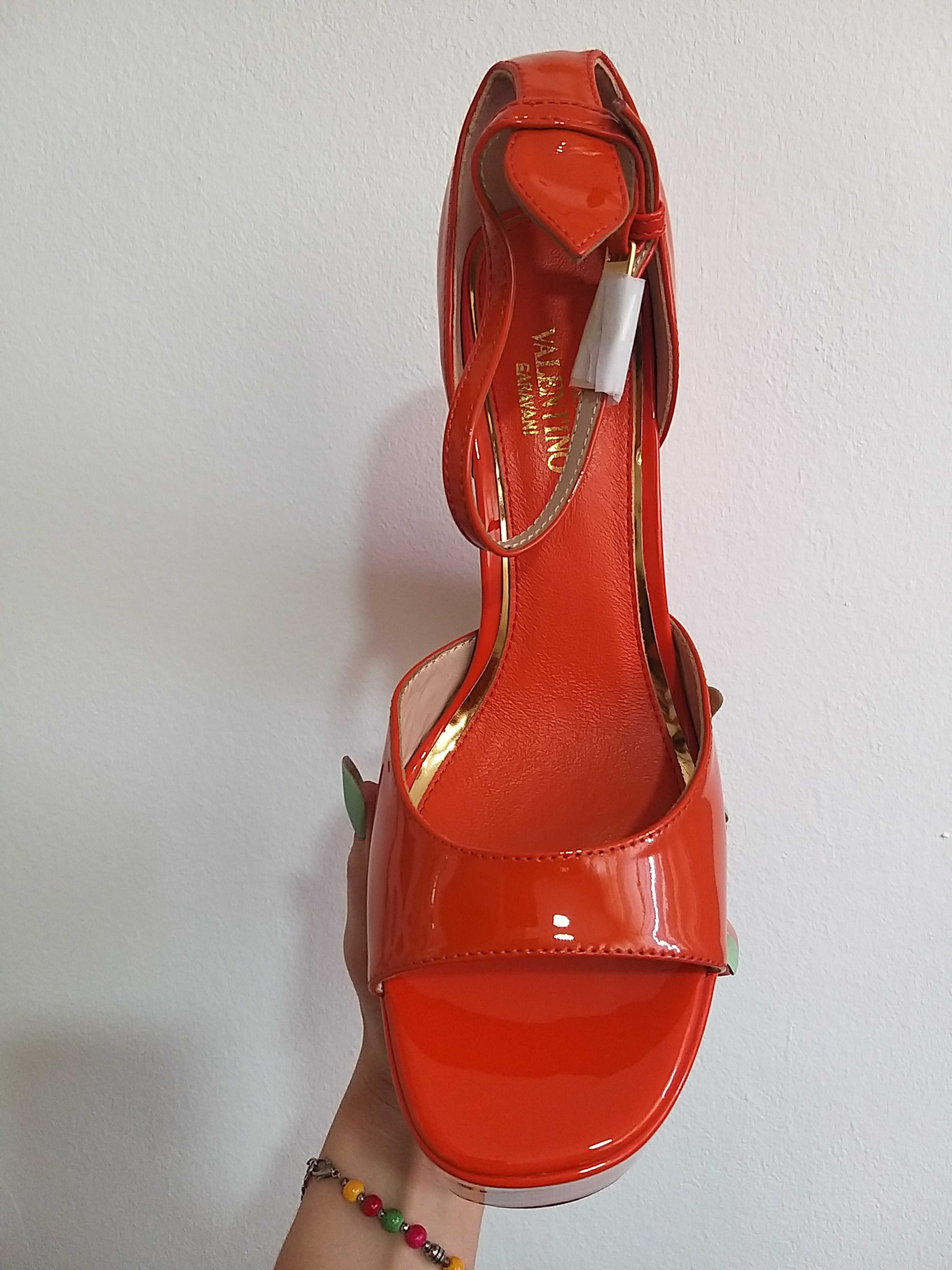 Sandale Valentino cu platforma orange marimea 40