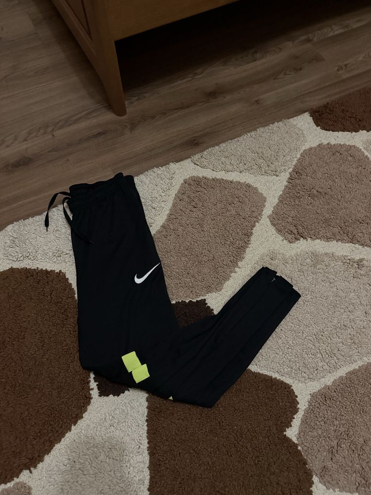 Nike DRI-FIT мъжко долнище