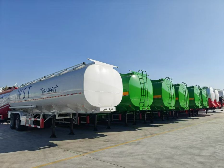 Нефтевоз,битумовоз 30-60 куб.м.
С подогревом
3 оси
$17,570