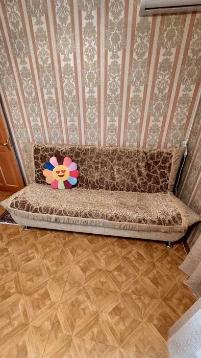 Мягкая мебель- диван и 2 кресла