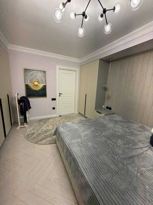 м.Беруни Турин банковский дом 4-комн 5/9 162 м² 2 с/у авторский ремонт