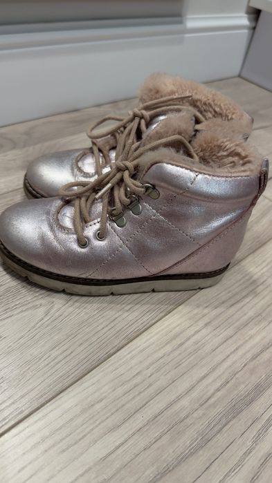 Обувь( сапоги, туфельки) на девочку 1-6 лет