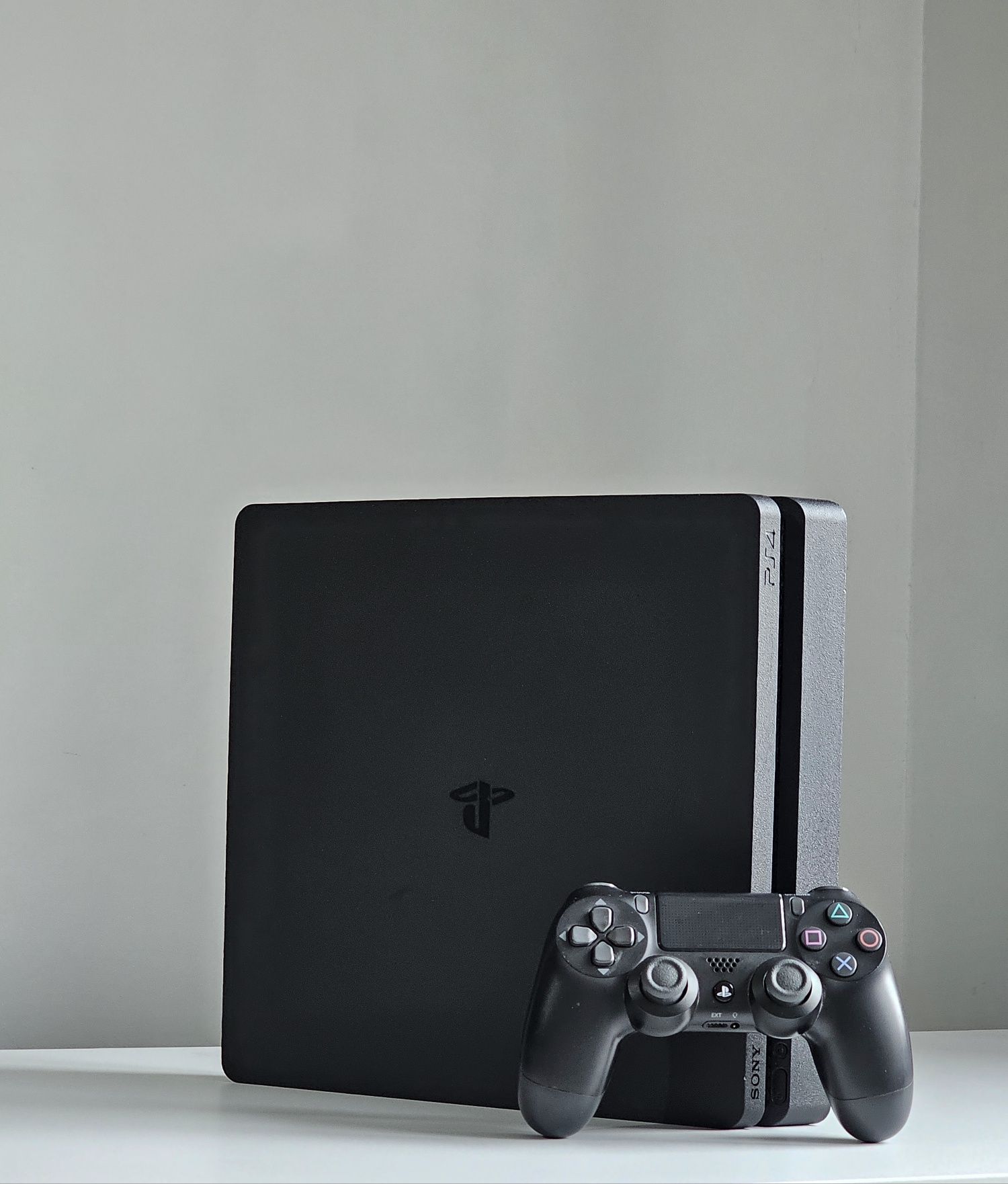 Ps4 slim 1TB + Controller sony , Playstation 4 slim